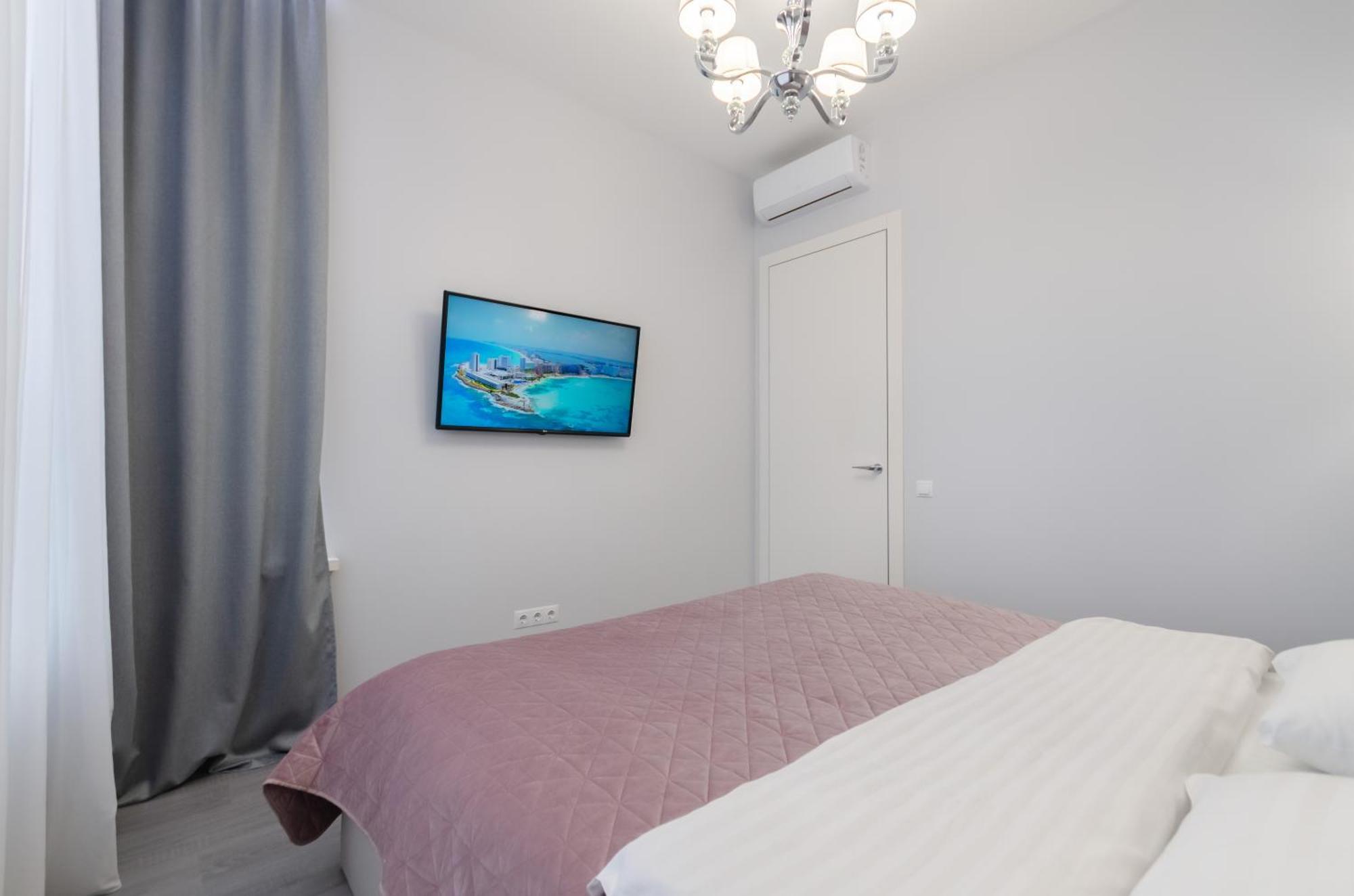 Petrovdom 408-467-471-277-377 In Central Park Cozy Apartments 키예프 외부 사진